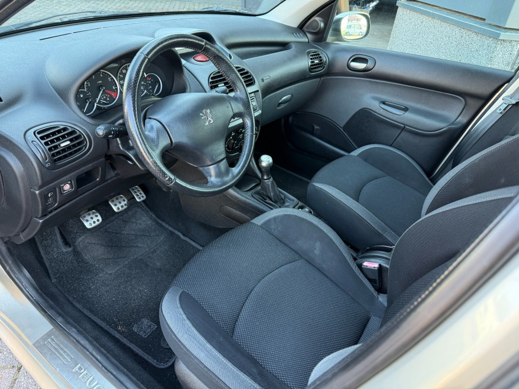 Peugeot 206 1.4 air-line 3