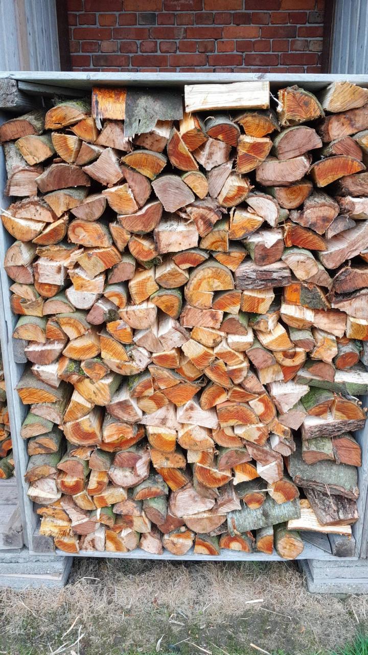 Brandhout van diverse soorten.