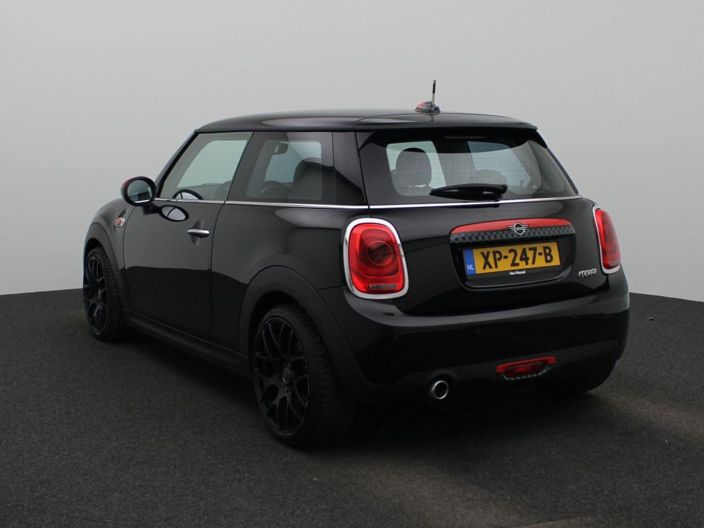Mini Cooper mini 1.5 | lmv | parkeer sensoren | navigatie | airco | cruise 