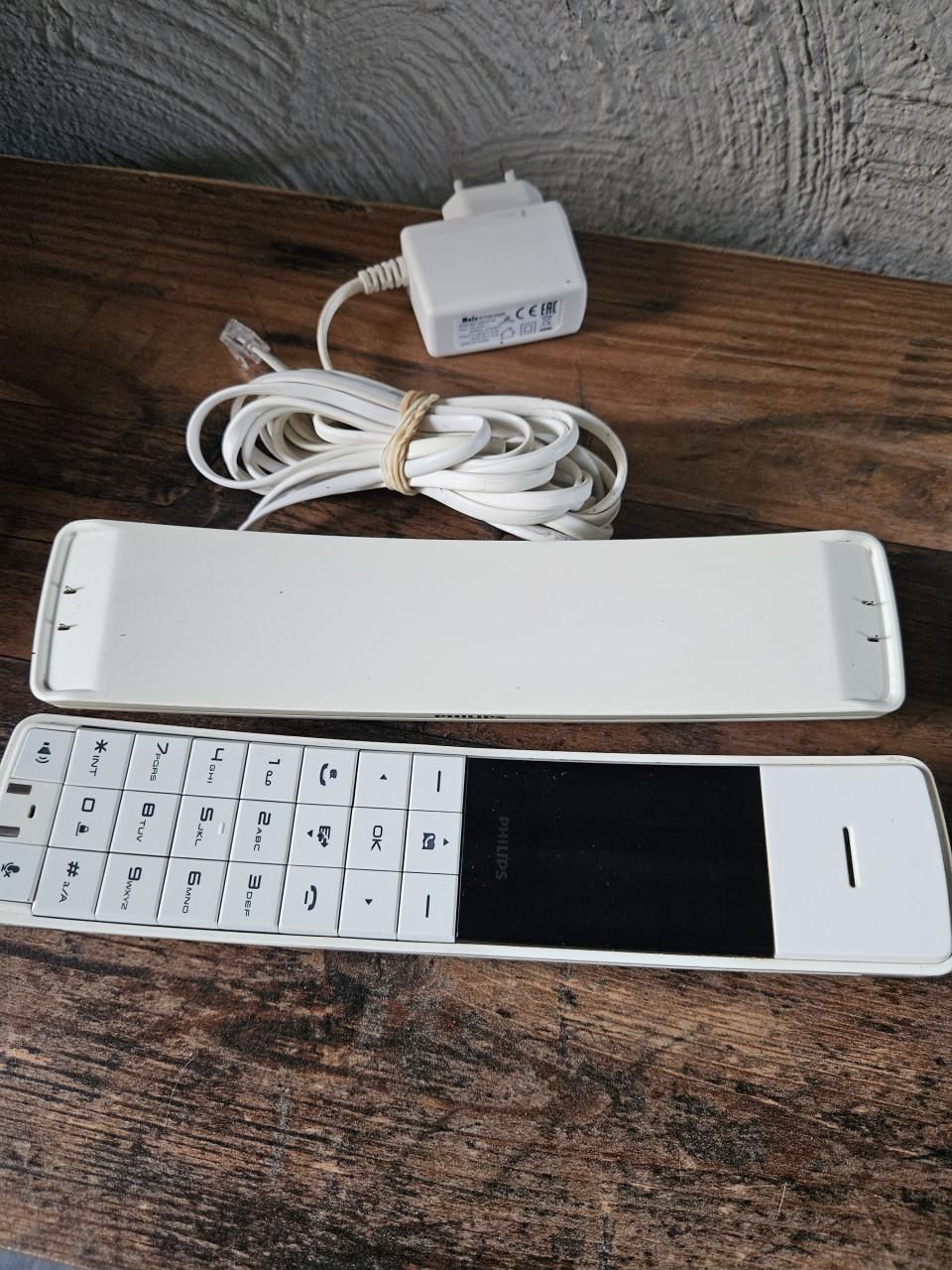 ZganPhilips M888 Dect telefoon - draadloos met houten accent
