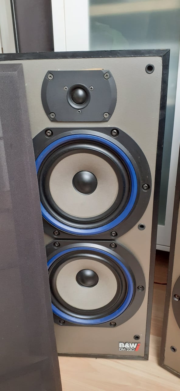 2 stuks B&W 220i vintage speakers