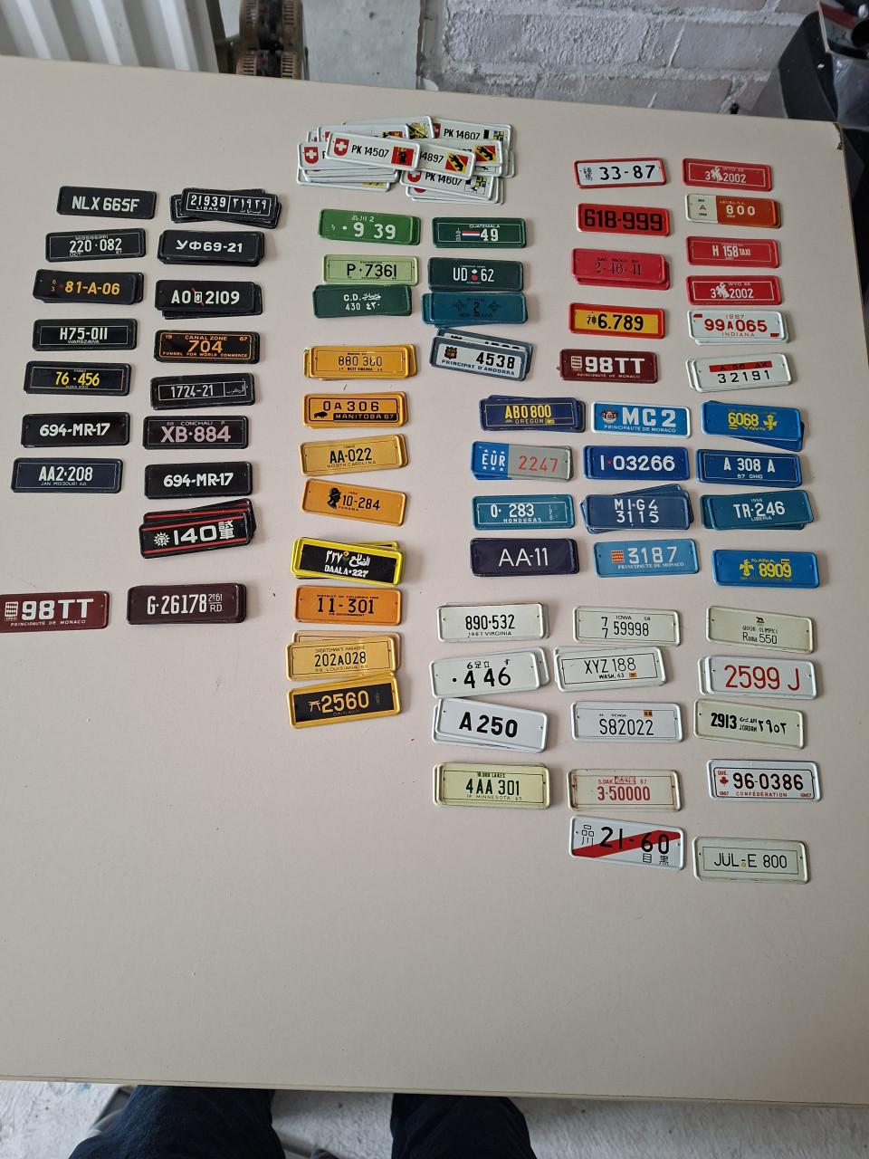 Miniatuur auto- plaat- nummers