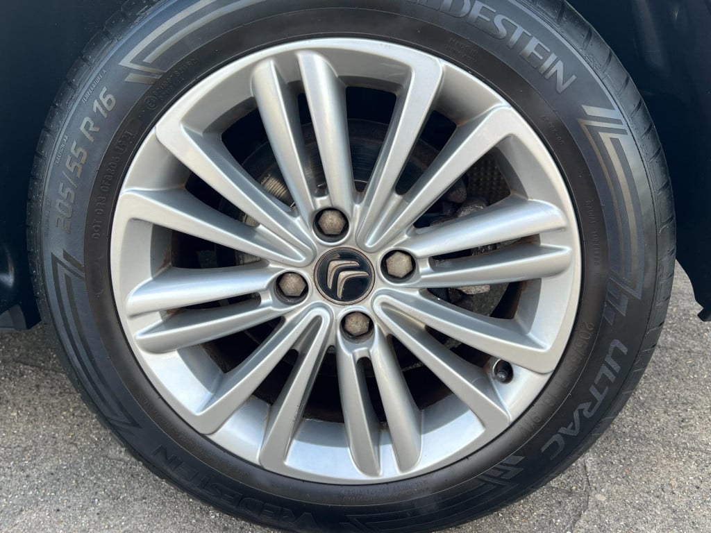 Citroen C4 1.6 vti collection, navi, trekhaak enz...