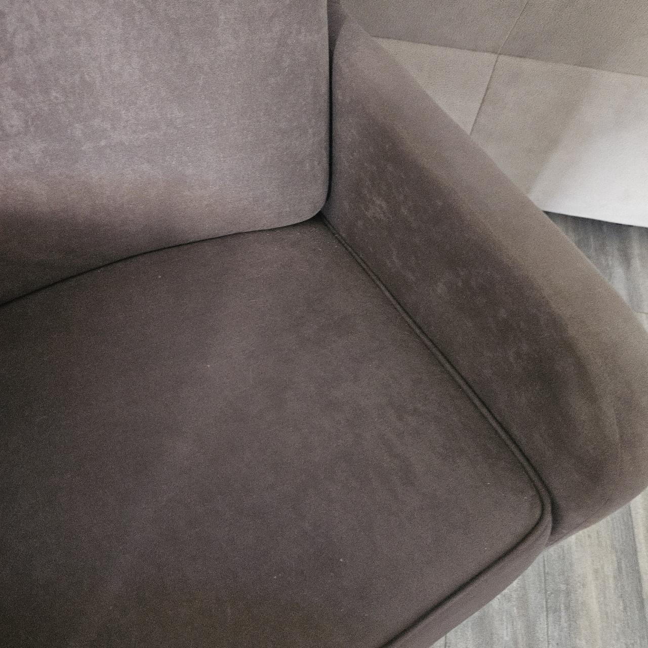 4 eetkamerstoelen op wieltjes Kleur taupe