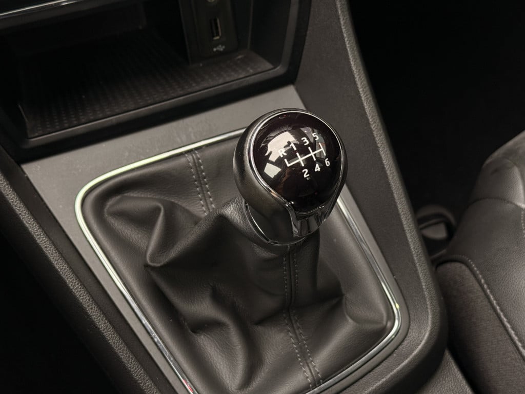 Seat Leon 1.0 ecotsi style connect | pano | camera | apple carplay | trekha