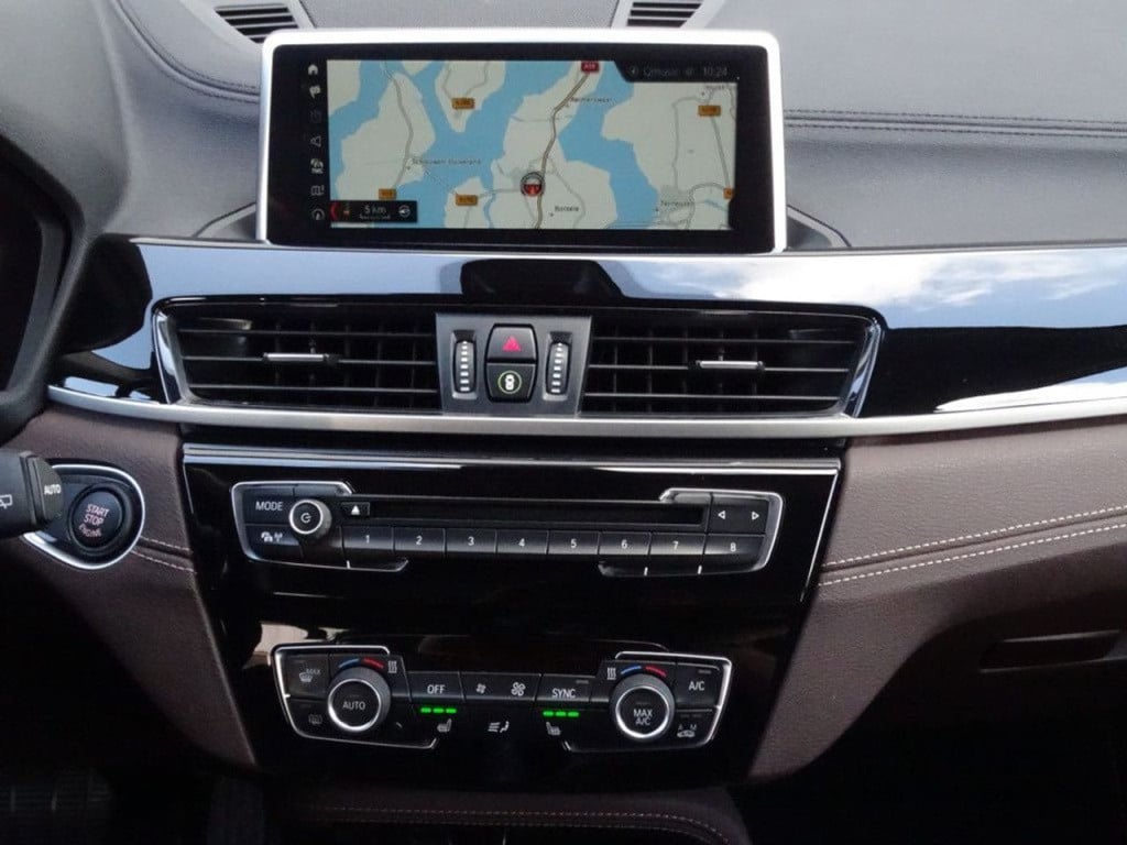 BMW X2 sdrive20i high executive led | trekhaak | camera | 18"