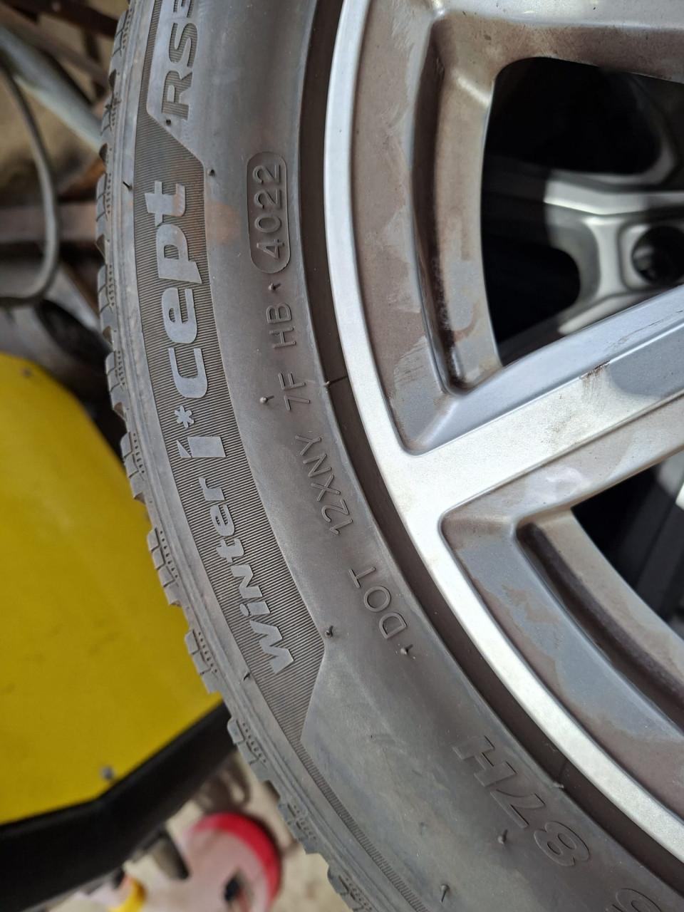 Hankook winterbanden met velgen