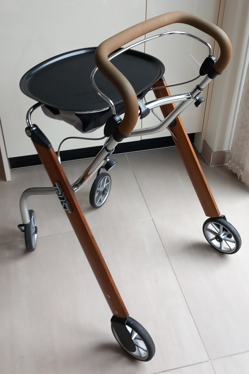 Z.g.a.n. lichtgewicht indoor rollator!