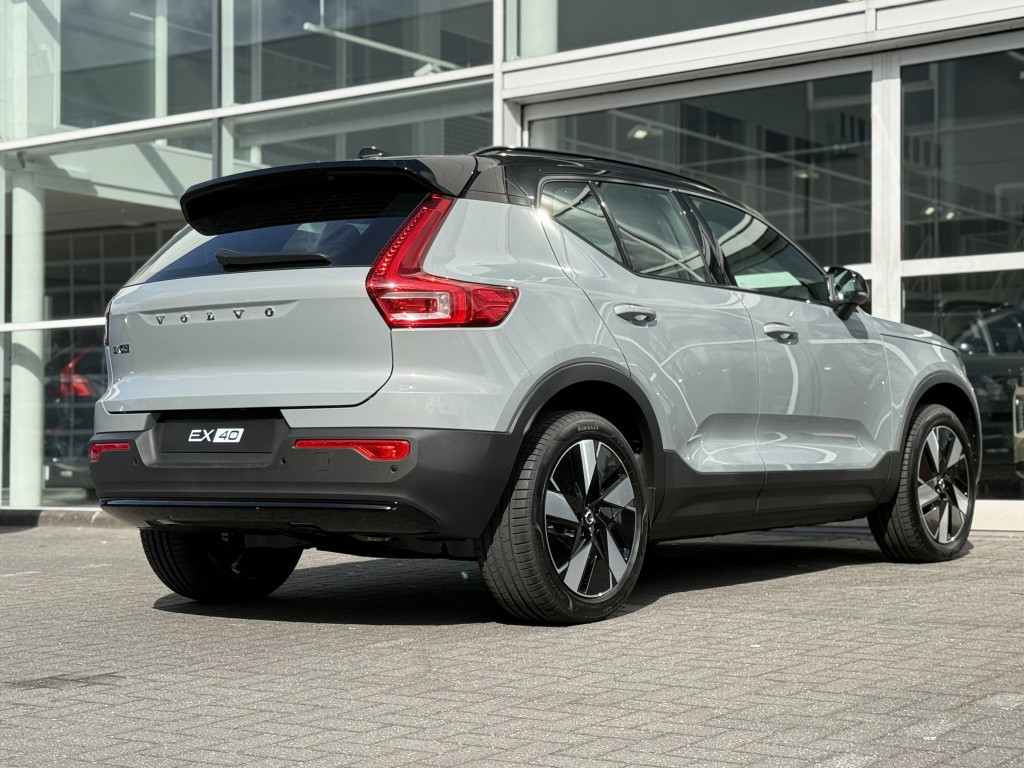 Volvo Ex40 extended range plus dark