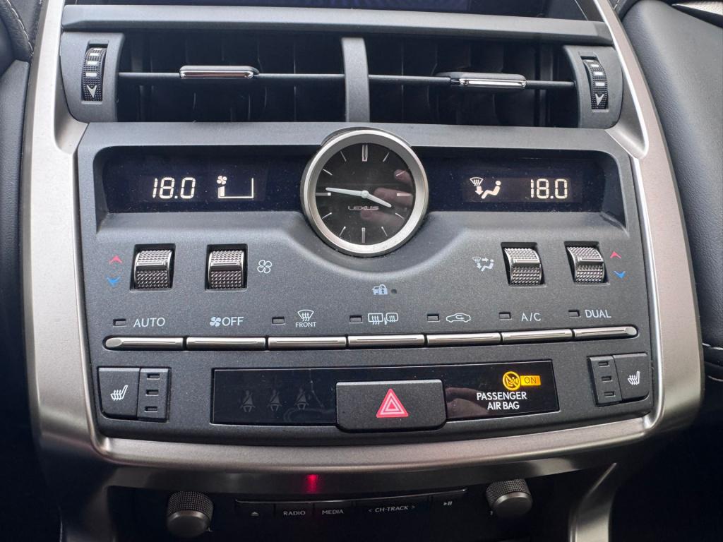 Lexus Nx 300h awd business line