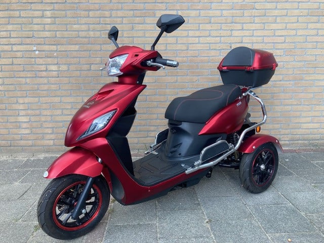 GEEN RIJBEWIJS ? NIET NODIG MET DEZE STOERE NIPPONIA PRIDE SCOOTER !
