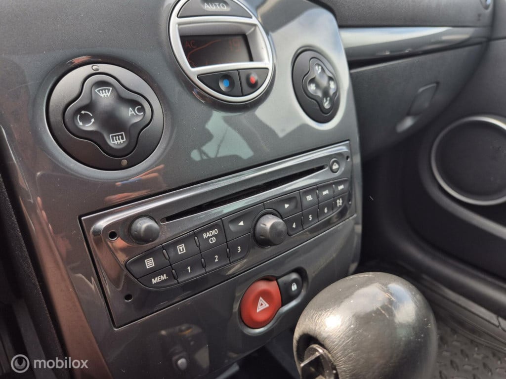 Renault Clio 1.6 dynamique automaat / 5-deurs / airco / cruisecontrol / pan