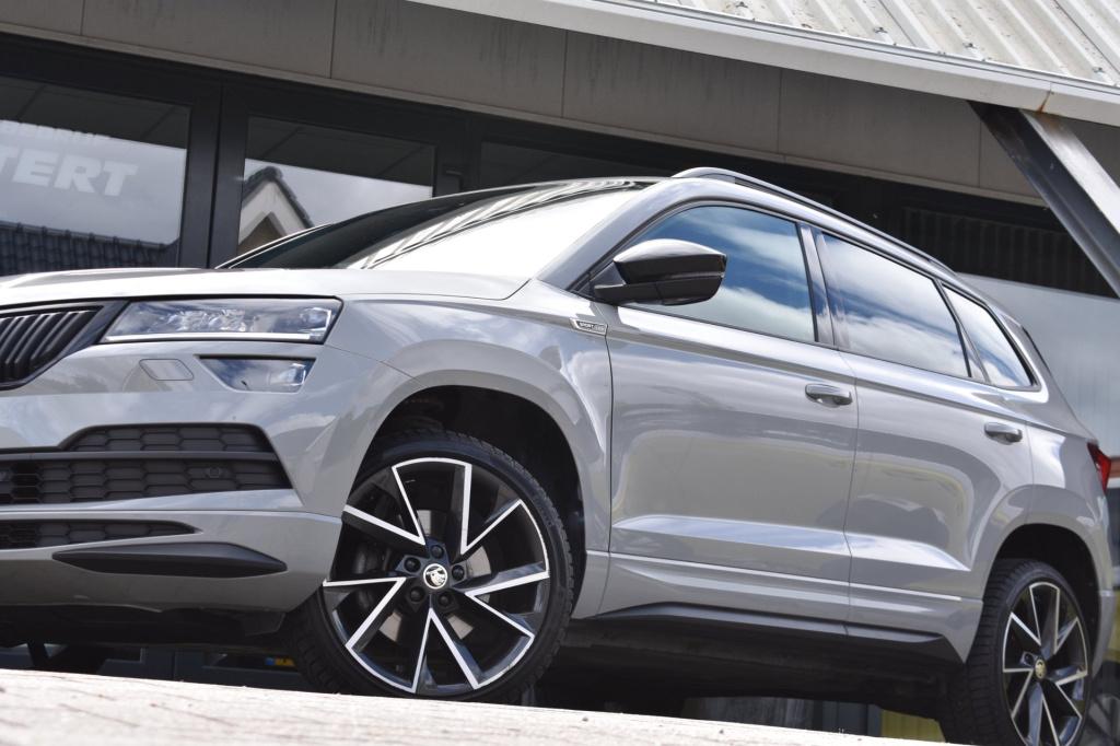 Skoda Karoq 1.5 tsi act sportline | camera | nap | stoelverwarming | apple 