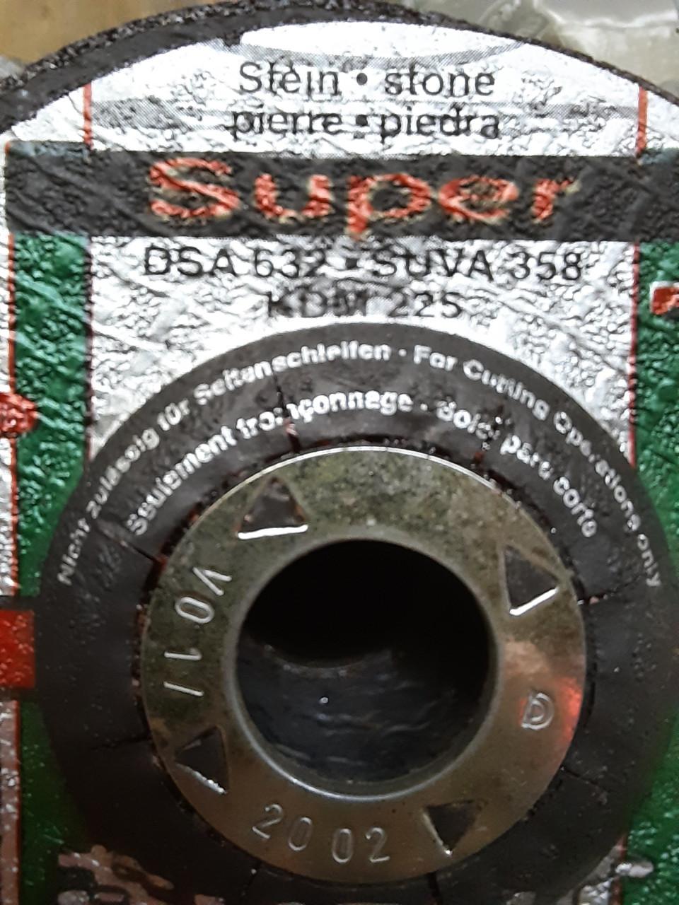 Partij slijpschijven diverse maten, zie foto’s.