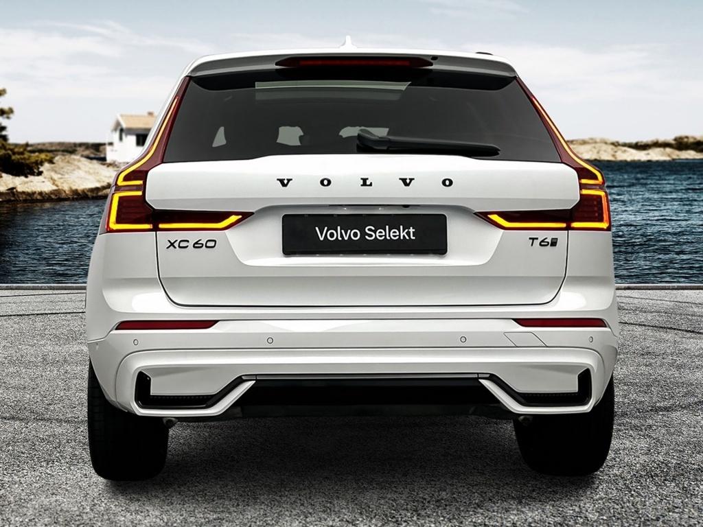 Volvo XC60 t6 398pk recharge ultra black edition| luchtvering| pano| 360cam