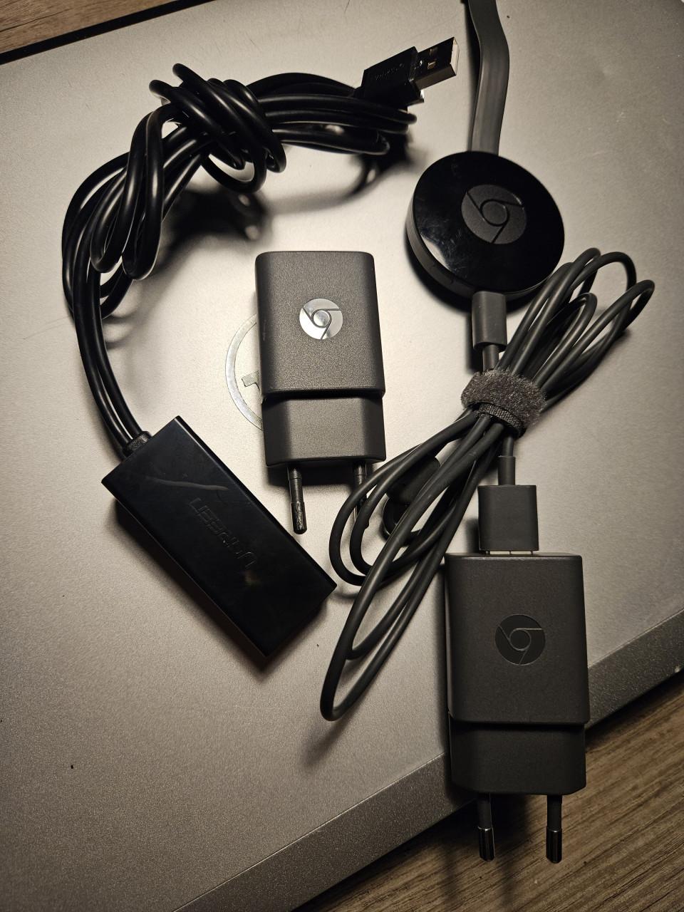 Zgan Google chromecast plus Ethernet adapter zeer nette staat