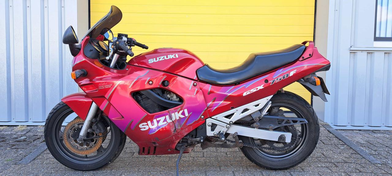 Suzuki GSX 750 F Verkocht