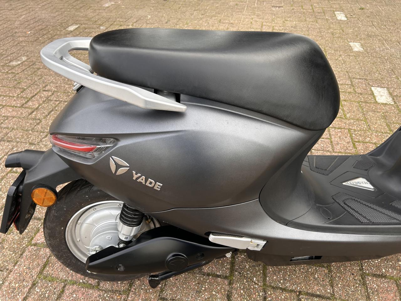 E-scooter Yadea C-umi