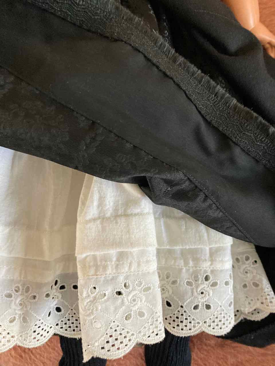 Klederdracht poppen