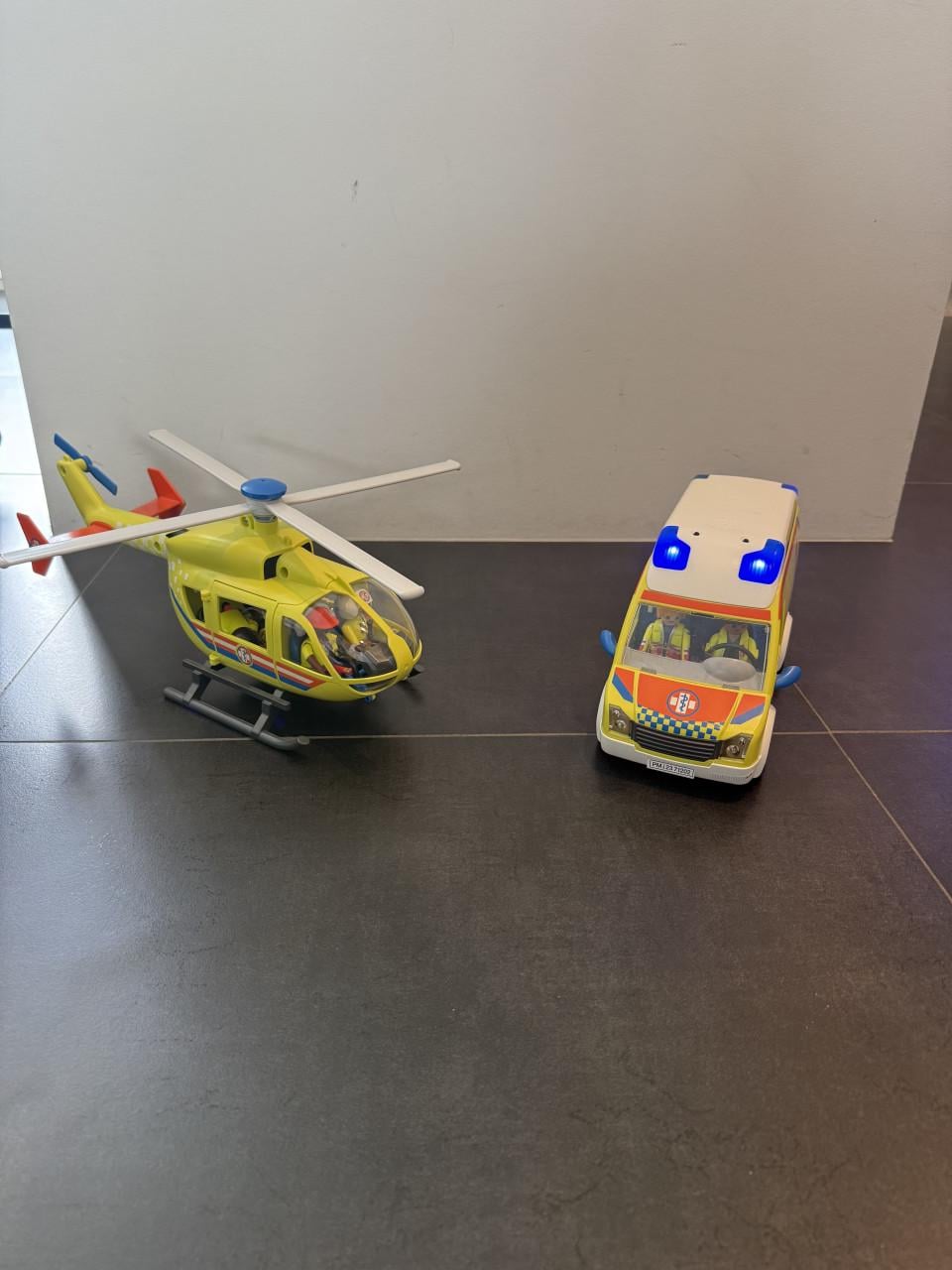 Playmobil traumaheli en ambulance