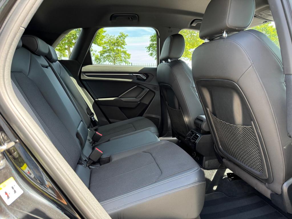 Audi Q3 35 tfsi 3x s line * matrix led * keyless * stoelverwarming