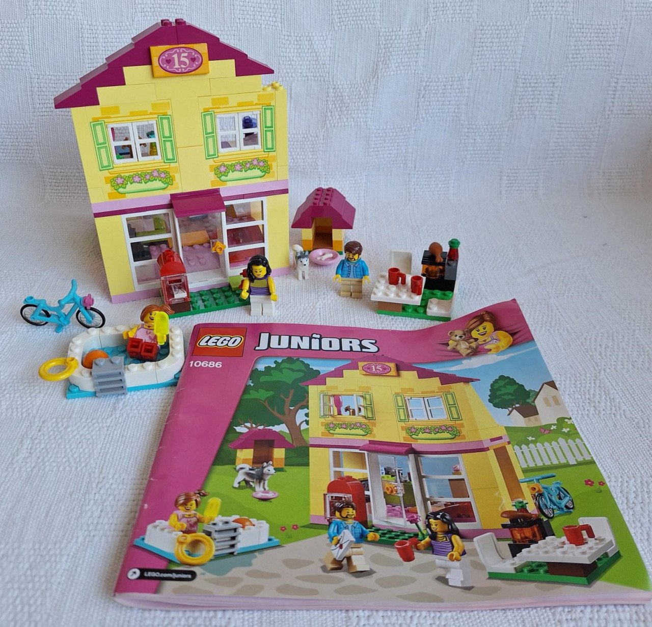 Maandag Boeken en Verzamelmarkt ook spelletjes, Duplo en Lego