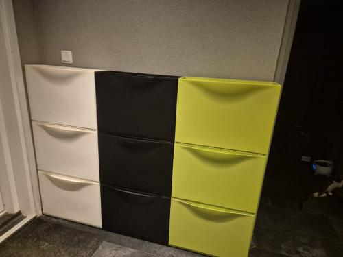 Schoenenkastjes Ikea Trones
