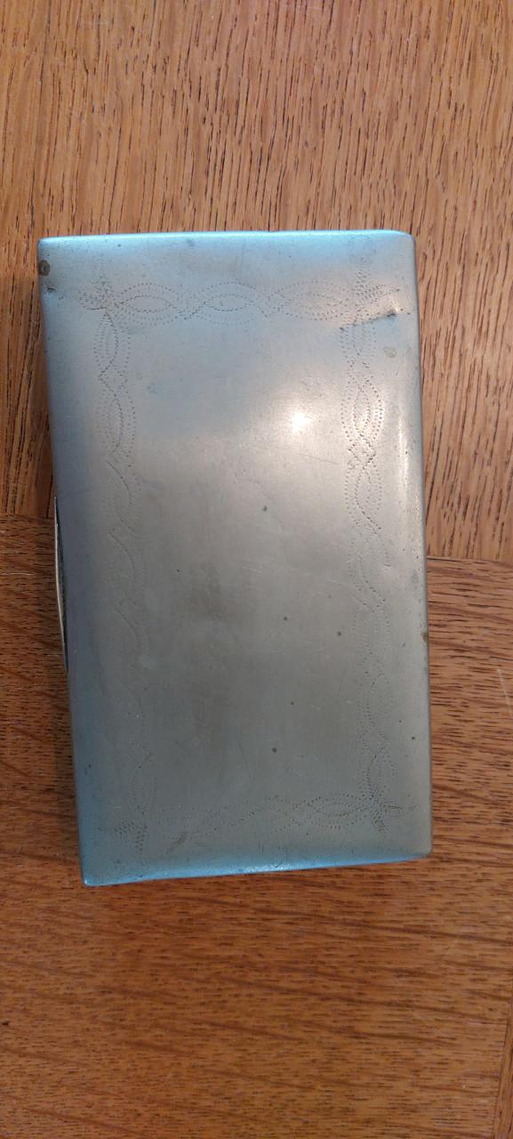 Te koop, oud zilverkleurig doosje