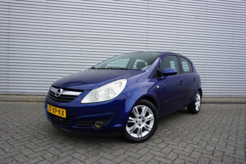 Opel Corsa 1.2-16v cosmo airco / elektr. ramen / trekhaak / nap