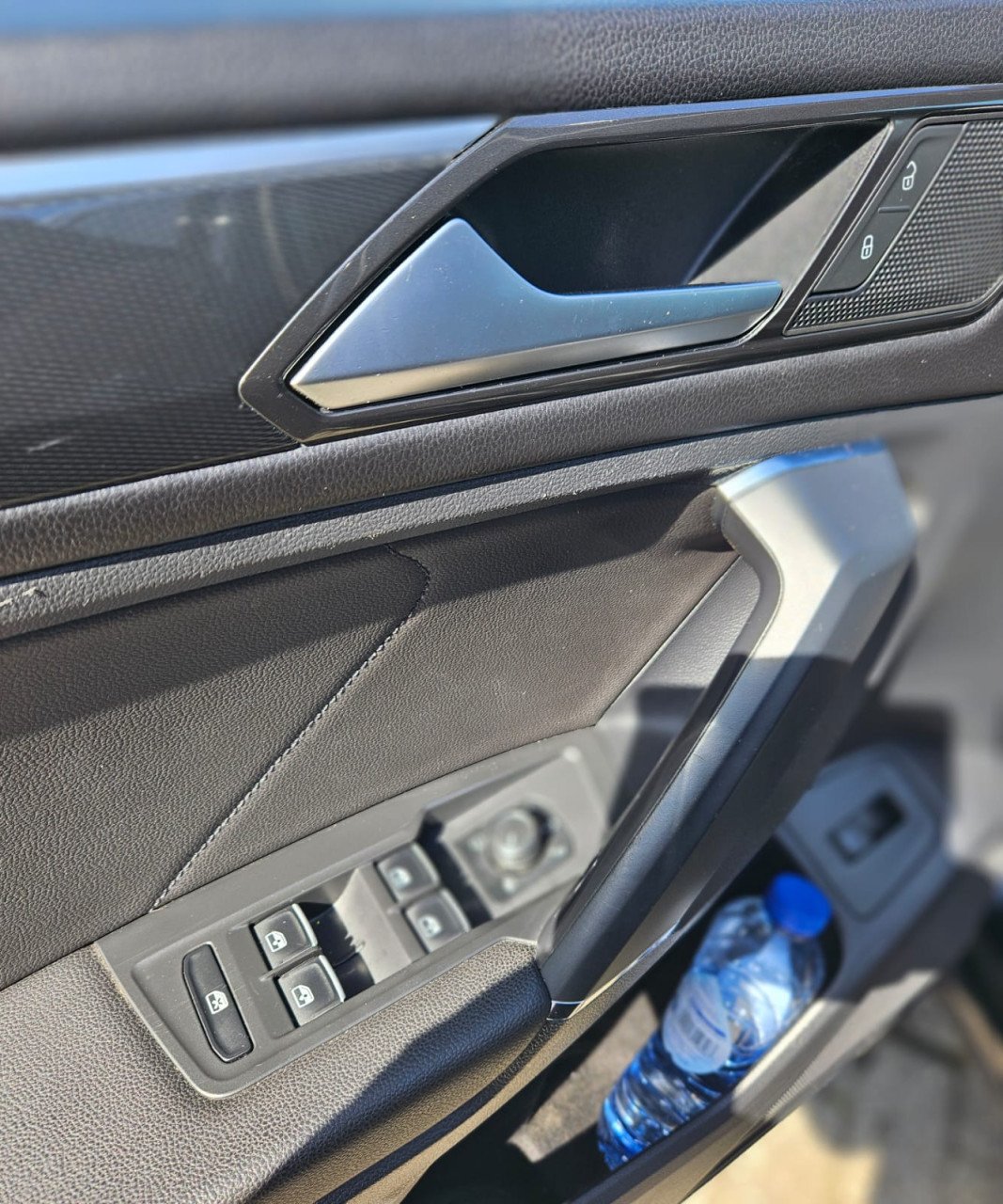 Volkswagen Tiguan 1.4 2018  zwart metallic  met alle opties