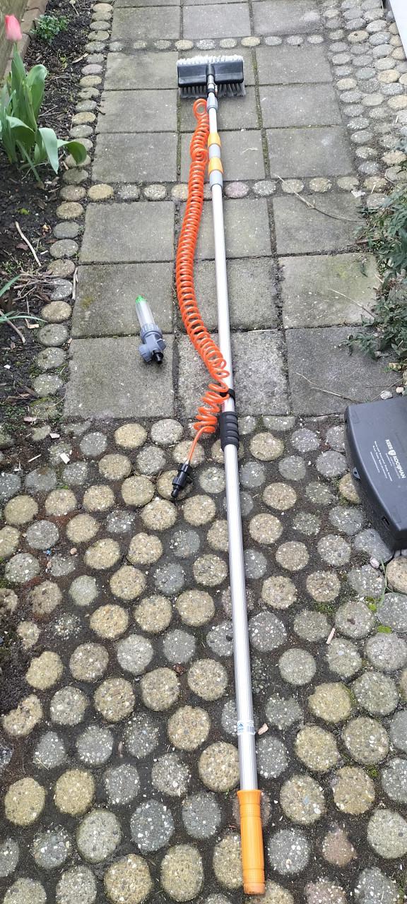 Borstel op aluminium telescoopsteel tot 8m uitschuifbaar