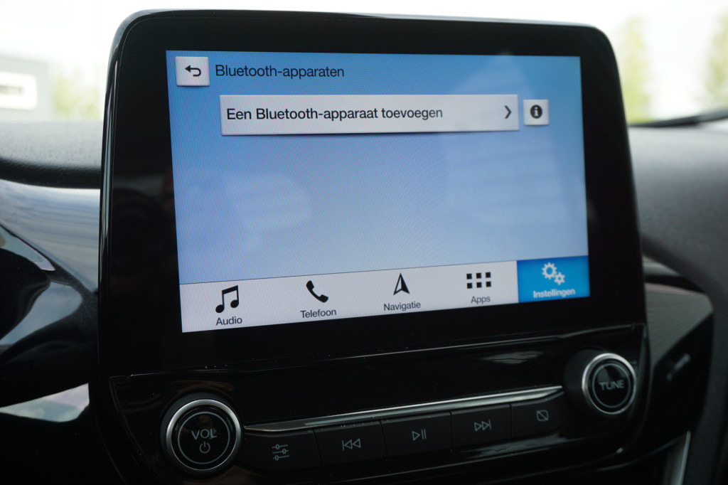 Ford Fiesta 1.1 trend / 1e eigenaar / airco / navi / lane ass. / cruise / p