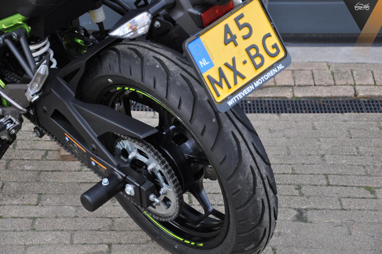 Kawasaki Z125  met 1350 kms BJ 2025! BTW motor