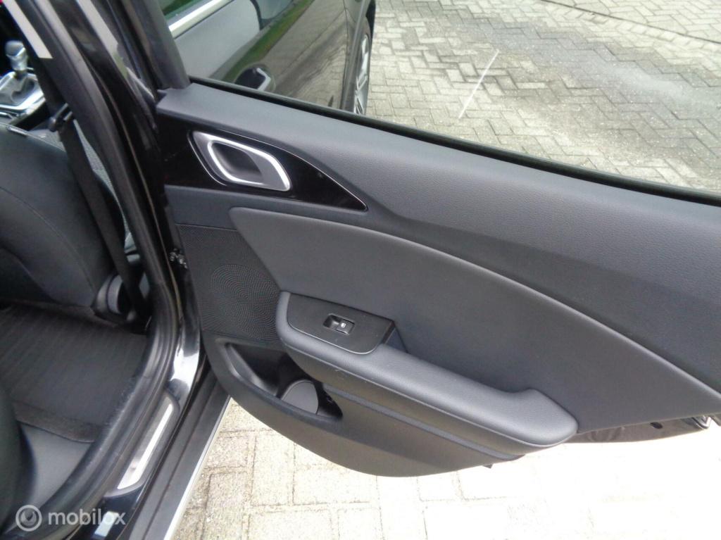 Kia Xceed 1.4 t-gdi executive/automaat/navi/panoramadak/half leer/18''lm/tr