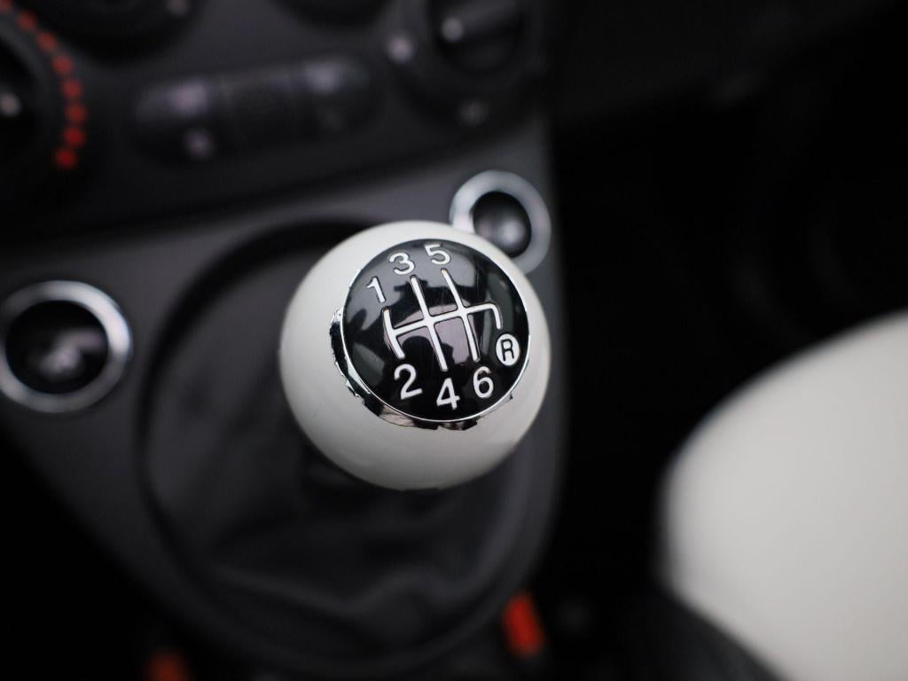 Fiat 500 C 1.0 hybrid star | cabrio | parkeer sensoren | dab | bluetooth | 