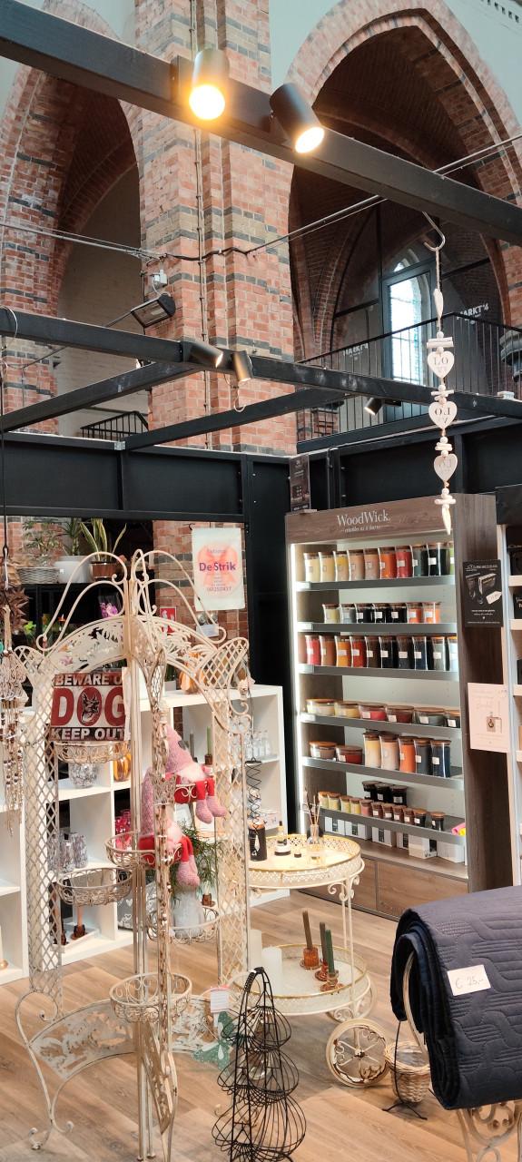 Bedrijf/winkel ruimtes te huur in Sas van Gent