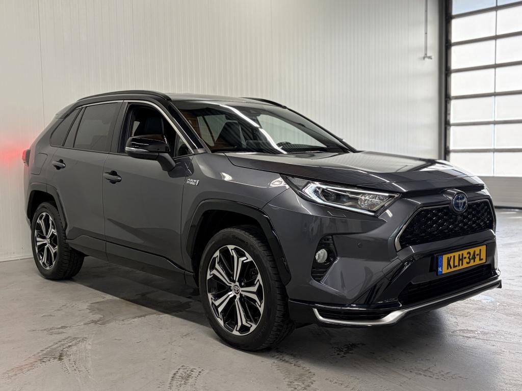 Toyota Rav4 2.5 plug-in hybrid awd executive bi-tone| 360camera| jbl| adap.