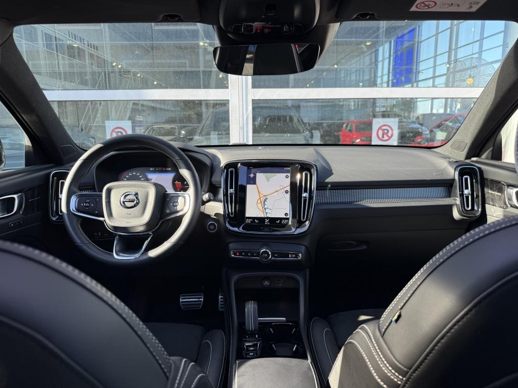 Volvo XC40 t4 211pk recharge r-design| pano| adap.cruise| trekhaak| camera
