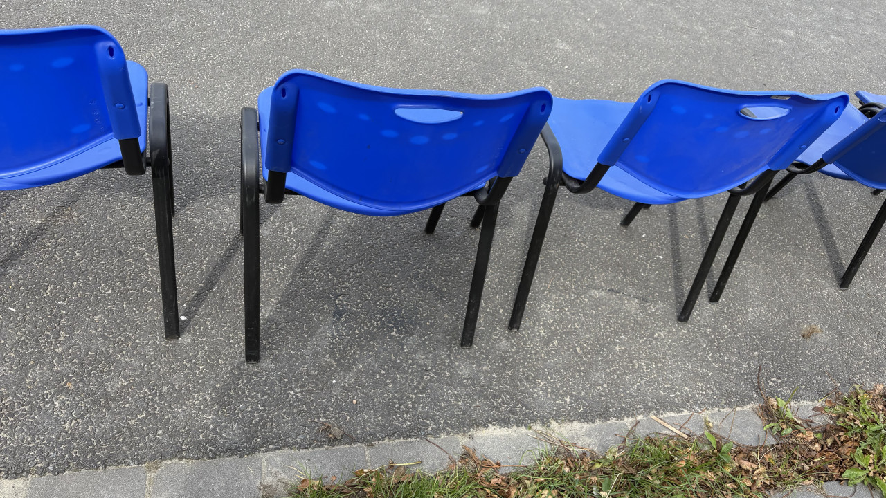 Opstabelbare stoelen kantinestoelen