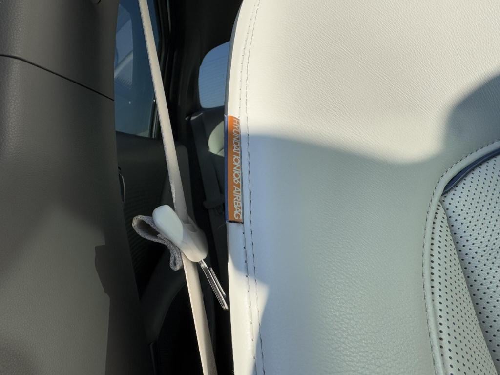 Hyundai Ioniq 6 lounge 77.4 kwh soh 97% + camera buitenspiegels!