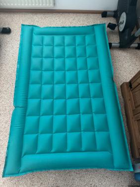 Comfortabel tweepersoonsluchtbed 200x130x8cm