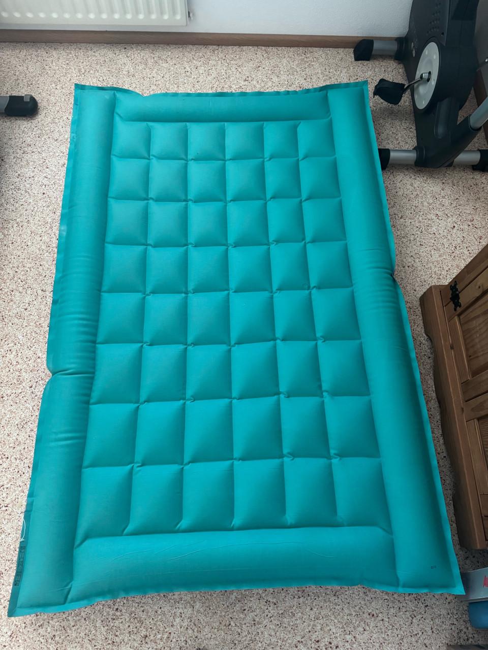 Comfortabel tweepersoonsluchtbed 200x130x8cm