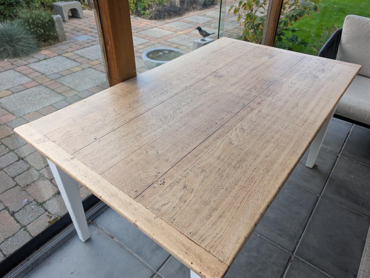 Houten eettafel