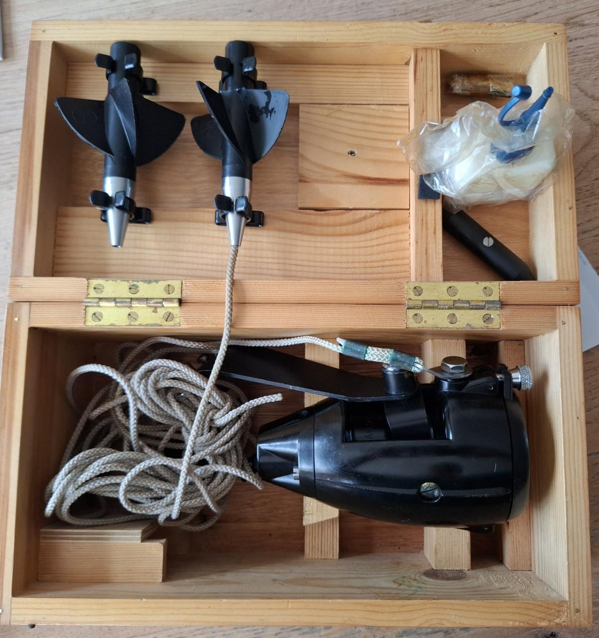 Een complete Walker's Knotmaster Log Mk IIIA in originele kist