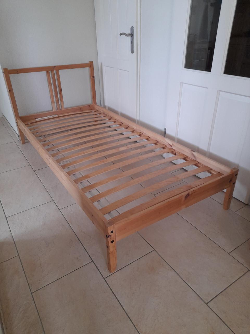 Ikea fjellse bed met lattenbodem 90 x 200 (in goede nette staat )