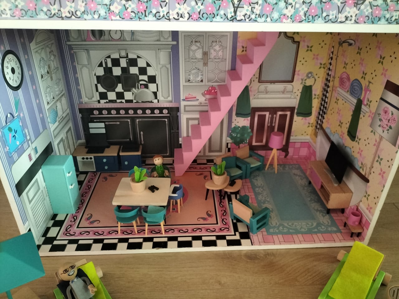 Poppenhuis met toebehoren