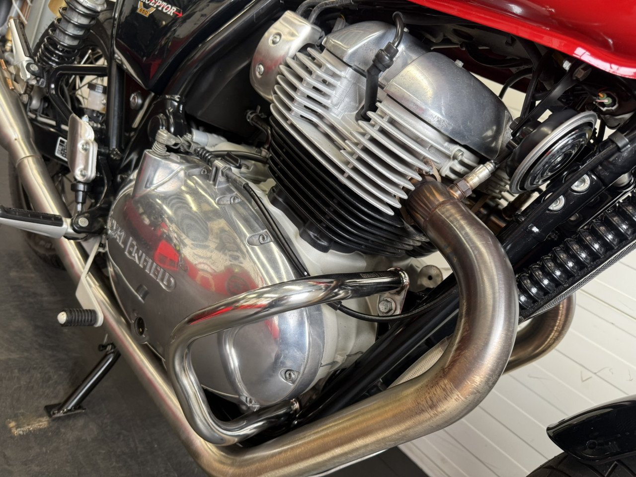 Gave en complete Royal Enfield Interceptor 650!
