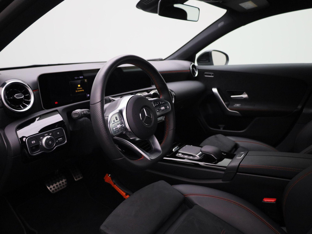 Mercedes-Benz A-Klasse 180 advantage | automaat | virtual cockpit | camera 