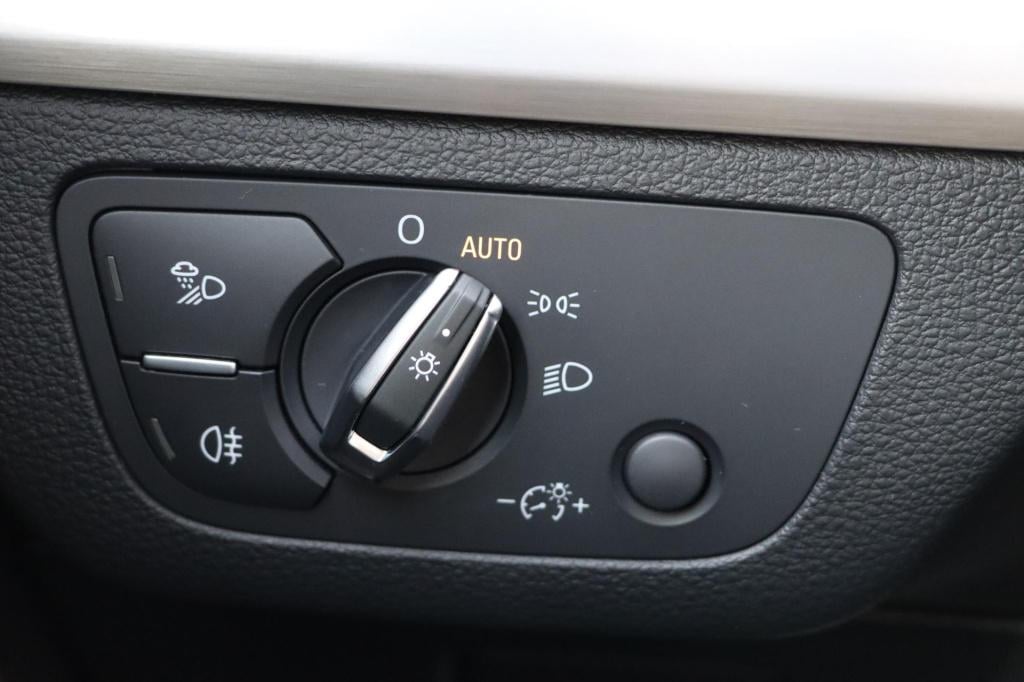 Audi Q5 55 tfsi e s line quattro 367pk s tronic | trekhaak | stoel- en stuu