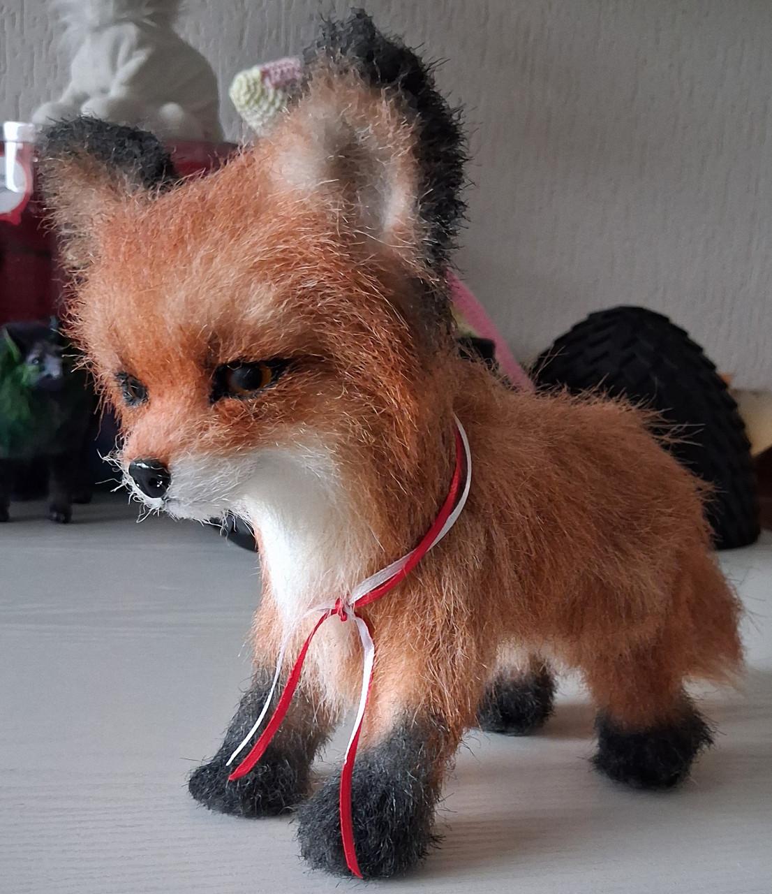 Artdoll vos, poseerbaar